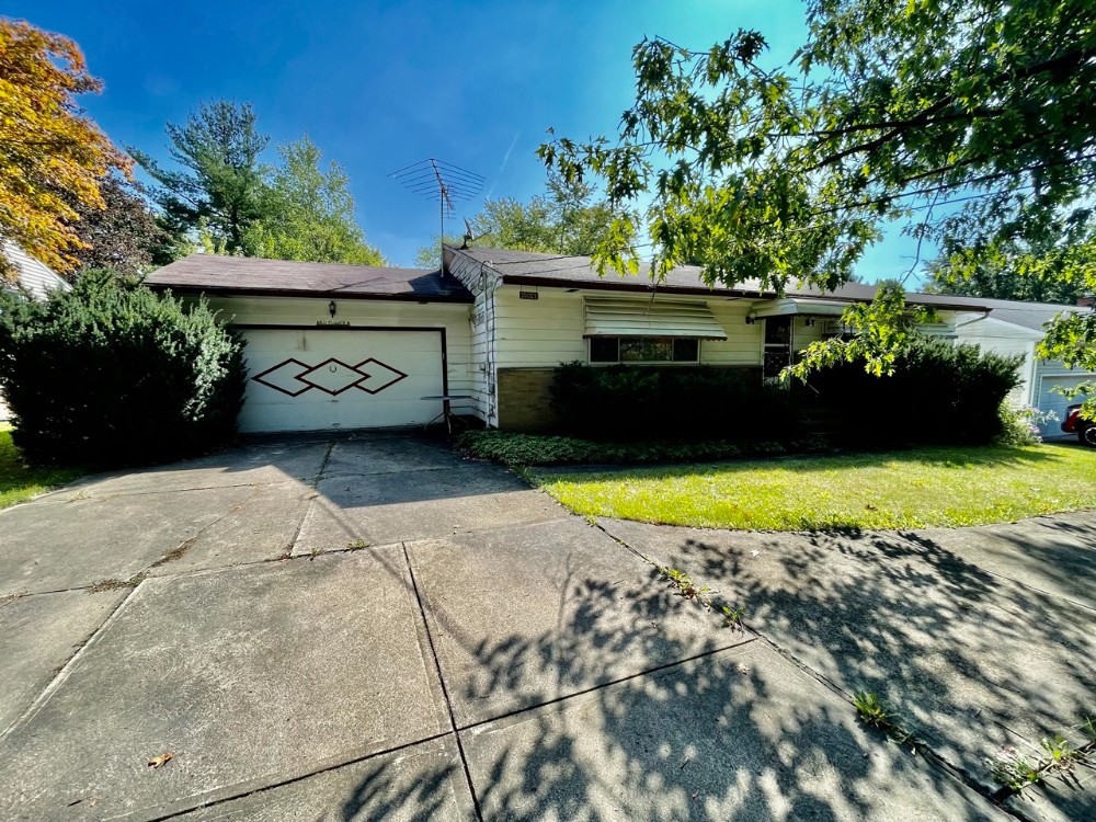 Ranch Home On .64 Acre Strongsville, OH KIKO Auctions and Auctioneers